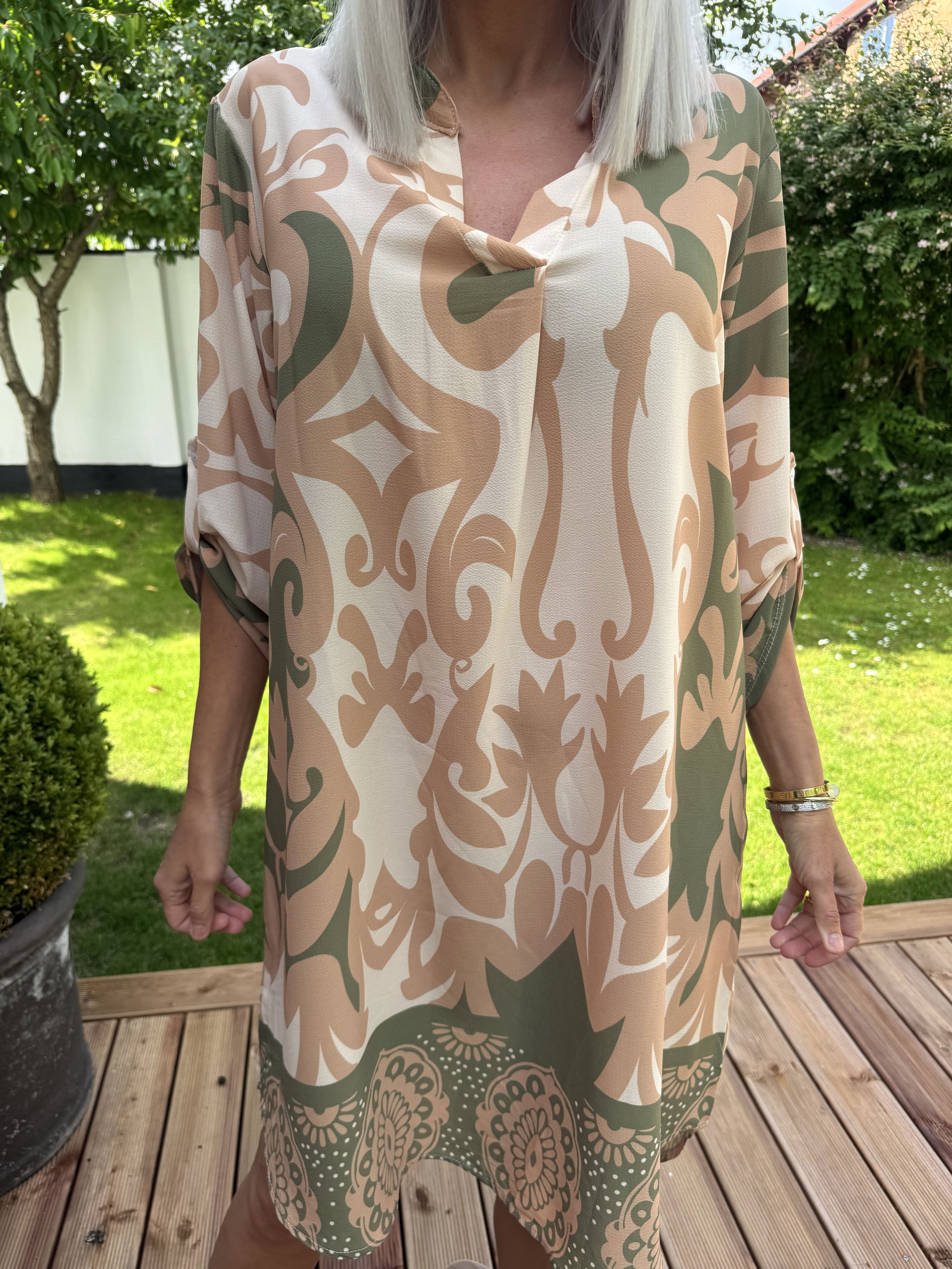 Vanesa Boheme Dress - Let og luftig mønstret kjole i viskose